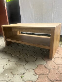 Stolík do obývačky alebo pod TV. - 2