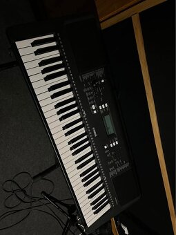 Yamaha PSR E373 - 2