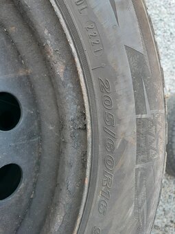 Pneumatiky s diskami a puklicami renault - 2