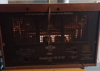 Predám staré elektronkové rádio Stradivári. Funkčný - 2