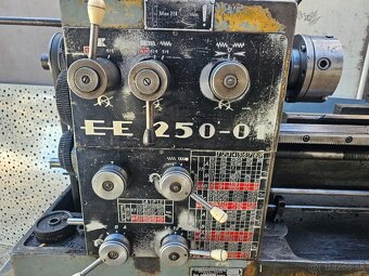 Sústruh EE 250-01 - 2