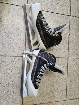 Brankarske korcule bauer superme one.7, 35ky - 2