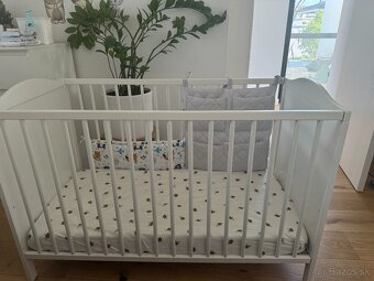 Detska postielka IKEA s prislusenstvom + prebal.pultik - 2