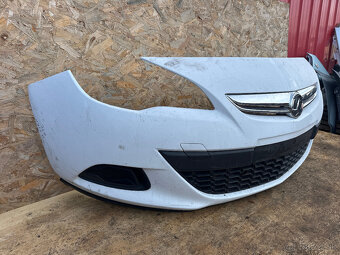 PRODÁM PŘEDNÍ NÁRAZNÍK OPEL ASTRA J GTC - 2