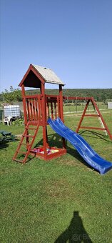 Detský domček so šmykľavkou a hojdačkou - 2