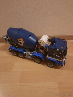 Lego Technic 42112 - Concrete Mixer Truck - 2