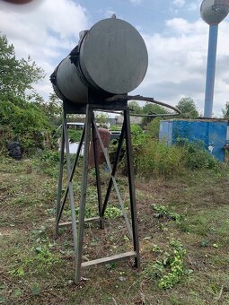 Predám nerezovú nádrž 300l - 2