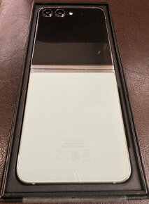 Samsung Galaxy Z Flip 5 5G - 2