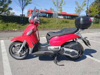 Predam aprilia scarabeo 400i.e rok 2007 - 2