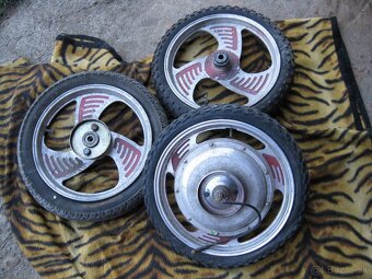 3 ks kolies - 2