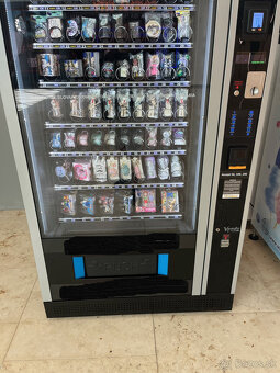 Predam Predajný automat Vendo Sanden SDX - 2