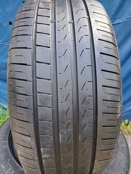 Ponúkam 2 letné pneumatiky Pirelli Cinturato 255/45 R18 - 2