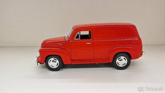 1:18 GMC PANEL TRUCK - 2