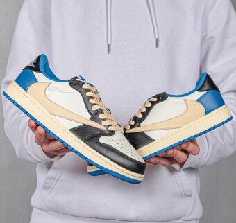 Nike fragment x travis scott x air jordan 1 - 2