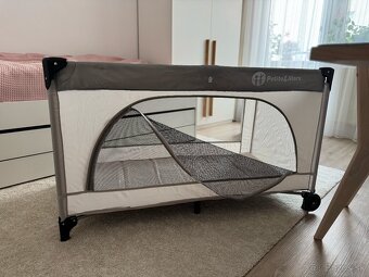 Predám cestovnú detskú postieľku PETITE&MARS - 2