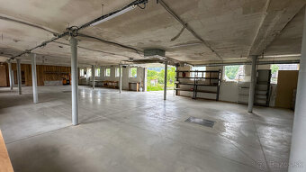 Ponúkame na prenájom halu vhodnú na skladové alebo výrobné ú - 2