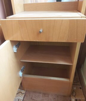 Predsieňová skrinka. - 2