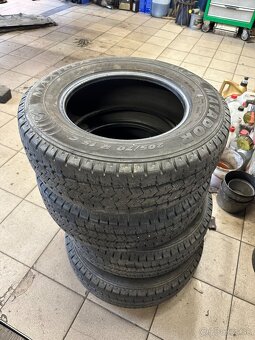 205/70r15c - 2