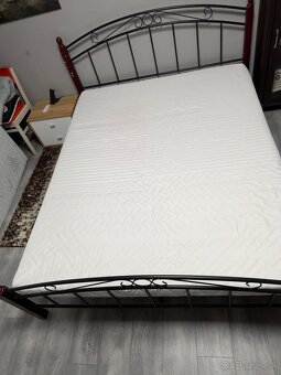 Posteľ s matracom - 2