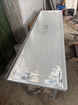 Predám vibracny stôl a formy na betónové ploty. - 2