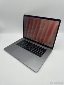 MacBook Pro 15" 2019 Space Gray (100% Batéria) + ZÁRUKA - 2