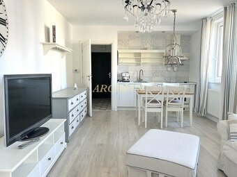 EXKLUZÍVNE / PRENÁJOM 2 IZBOVÝ BYT, POPRAD - BALKÓN, PARKING - 2