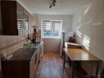 Na predaj 2 izbový byt po rekonštrukcii v meste Handlová. - 2