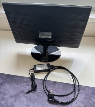 LCD LED 22" monitor Samsung S22B150NS - 2