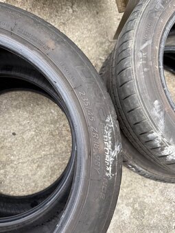 Predám Sebring 235/45 r18 98Y - 2