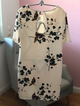 Kvetinove saty Vero Moda - velkost M - 2
