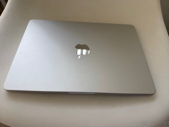 Apple MacBook Air M4 16GB RAM / 256 SSD - ako nový - 2