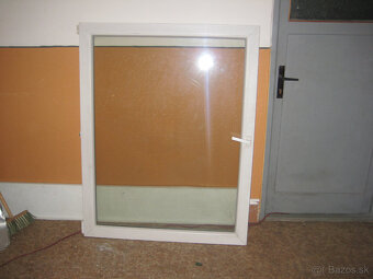 Plastové zánovné okno 2 x 1,5 m - 2