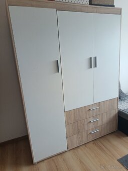 Šatníková skriňa - 2