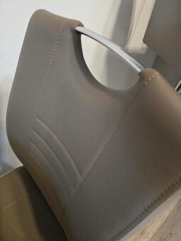 Predám jedálenské stoličky 100% stav - 2