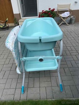 Chicco Prebaľovací stolík s vaničkou Cuddle - 2