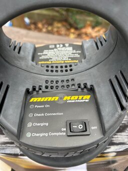 Predám novú Minn Kota prenosnú nabíjačku 10 Amps - 2