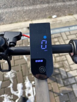 Elektrická koloběžka Xiaomi 4 Lite 2nd Gen - 2