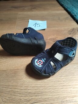 Detské sandálky značky Baťa č. 20 - 2