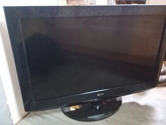 televízor LG 32LD320 LCD TV. - 2