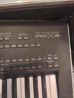 Yamaha Mox6 - 2