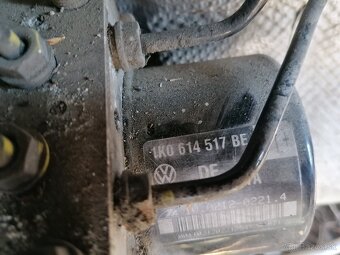 Škoda Octavia 2 riadiaca jednotka ABS - 2