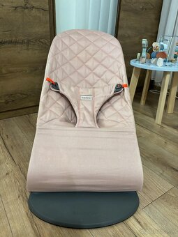 Lehátko Dusty pink Babybjorn - 2