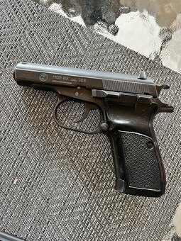 CZ 50, CZ 83 a taurus 38 špeciál - 2