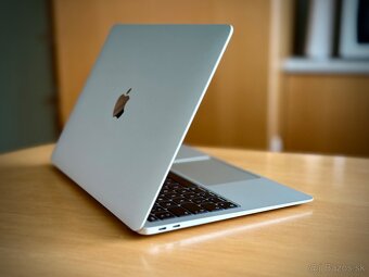 Apple MacBook Air M1 13" – 16 GB RAM / 256 GB SSD / Silver - 2
