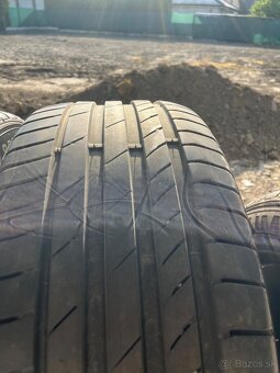 Predam Kumho 235 40 r19 letne - 2