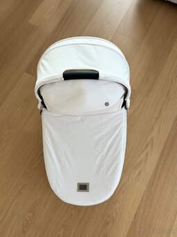 CYBEX Vana hlboká Priam 4.0 Lux Carry Cot Off White Platinum - 2