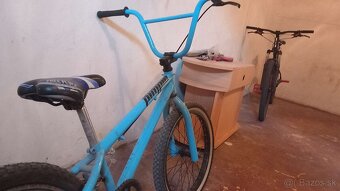 BMX modrá - 2