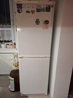 Predám chladničku s mrazničkou - 2