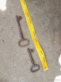 2 staré kľúče - 2