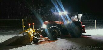 Čelná radlica na sneh. - 2